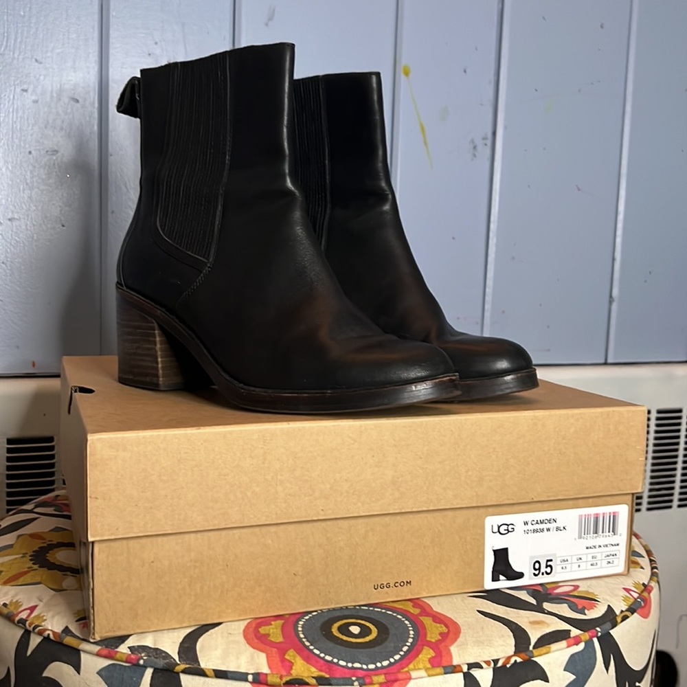 Ugg Camden Boot- Gently Worn With Box! - image 2